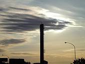 雲と朝日(マウスオンで、今朝の空)