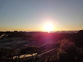 東京湾に昇る朝日