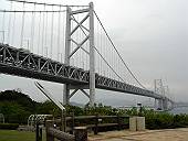 小雨の降る瀬戸大橋